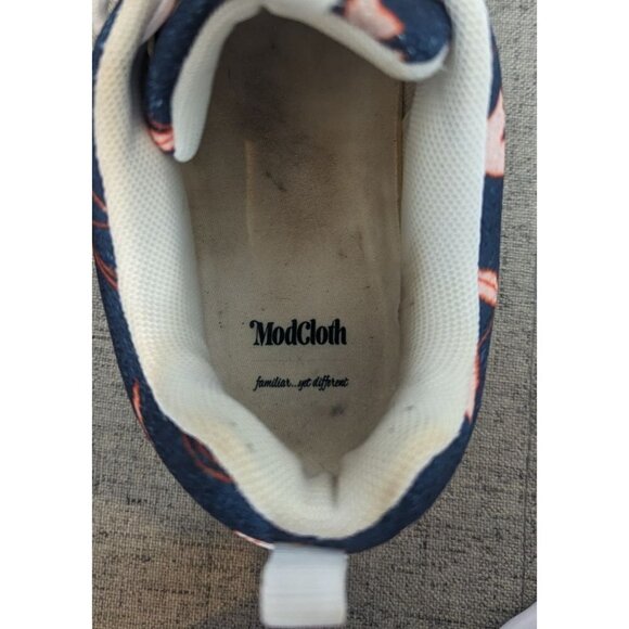 Modcloth Flats familiar…yet different Running in Fields Sneaker Blue Floral 7.5 - Picture 4 of 8